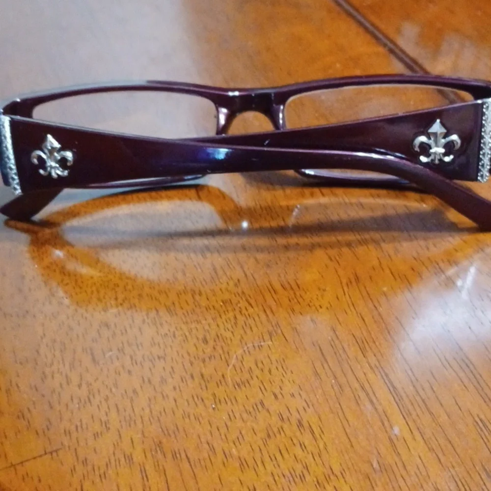 Dark Burgundy Fleur-de-lis Reading Glasses - Picture 2 of 2